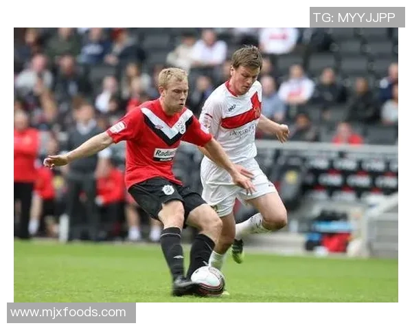 朴次茅斯与什鲁斯的精彩对决分析与赛季展望