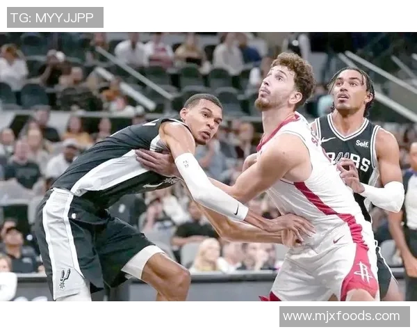 热火与马刺总决赛第二场激战回顾球星对决引发的精彩瞬间与战术分析