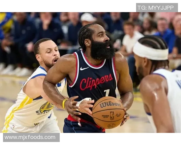 詹姆斯哈登对决湖人队的精彩时刻与赛季影响分析