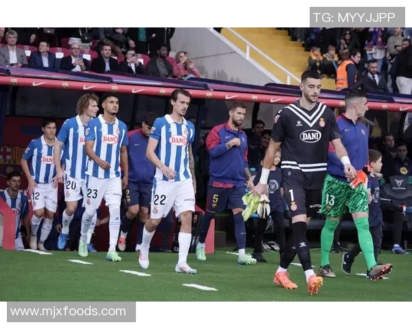 韦斯卡与巴塞罗那对决分析及双方近期状态评估 韦斯卡与巴塞罗那对决分析及双方近期状态评估