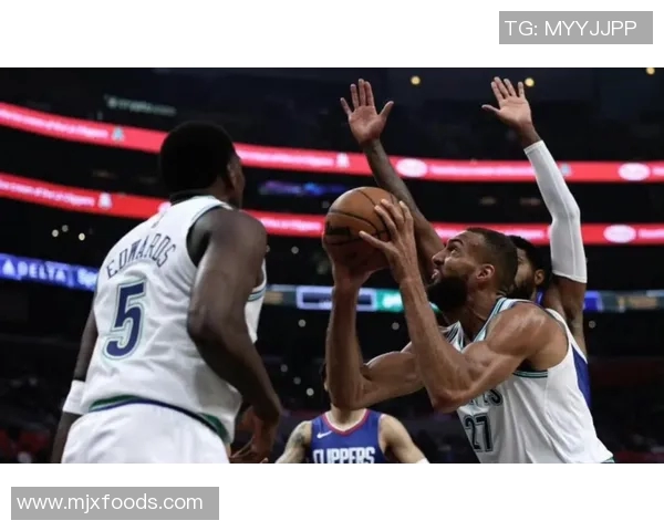 勇士与快船2016年对决回顾精彩瞬间与赛季亮点分析