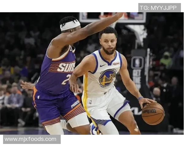 勇士与篮网激战正酣NBA直播精彩瞬间不容错过