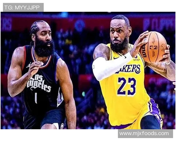 快船与湖人激战12月29日NBA对决引发球迷热议与期待